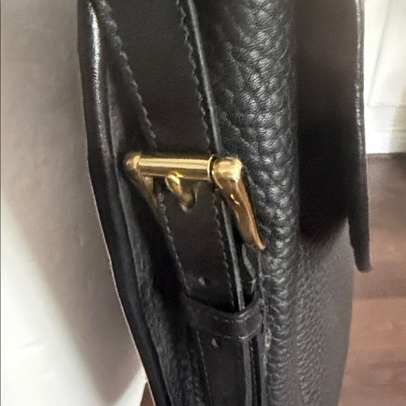 Dooney & Bourke Black Leather Shoulder Bag with Gold Hardware - Picture 5 of 16